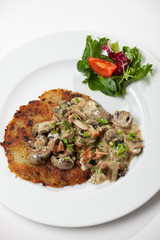 Bayerische Pilzsauce mit Rösti