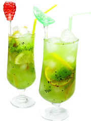 smoothie cocktails drinks with kiwi
