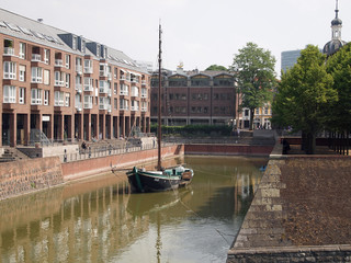 Altes Hafenbecken Düsseldorf