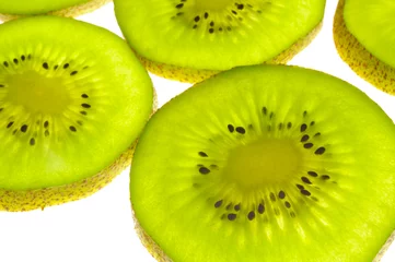 Crédence de cuisine en verre imprimé Tranches de fruits Gros plan de tranches de kiwi