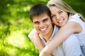 Obraz premium Couple in park