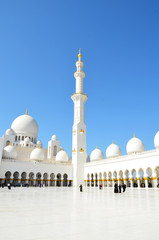 Fototapeta na wymiar Sheikh Zayed Meczet w Abu Dhabi, Zjednoczone Emiraty Arabskie
