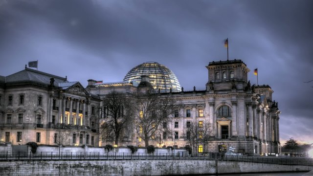 HDR-Timelapse of German Reichstag during sunset