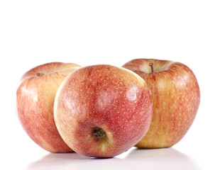 pommes sur fond blanc