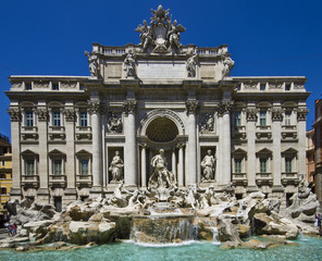 Fototapeta na wymiar Fontanna di Trevi (Włochy: Fontana di Trevi) w Rzymie, Włochy