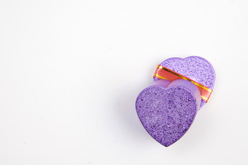 caja con forma de corazón