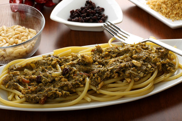 Pasta finocchi e sarde - Pasta with sardines and fennel