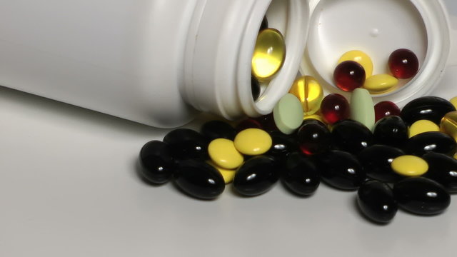 HD - Medicinal drugs_colored capsules