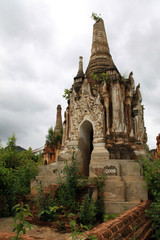 ancient burma temple ruins