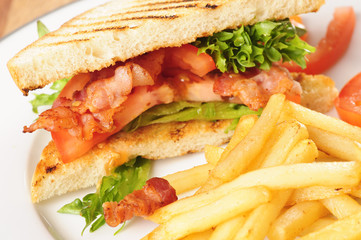 BLT sandwich with french fries