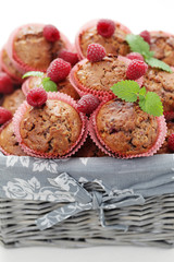 muffins with raspberries