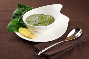 Elegant spinach and potatoes cream
