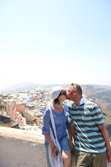 Fototapeta na wymiar szczęśliwa młoda para w Grecji turyści