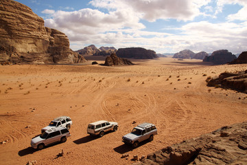 Offroad advendure in Wadi Rum - obrazy, fototapety, plakaty