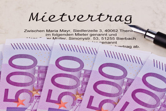 Euro Geldscheine und Mietvertrag