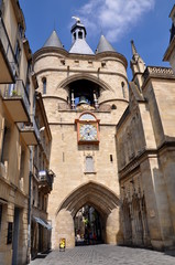 Fototapeta na wymiar Francja Bordeaux Grosse Cloche drzwi patrmoine UNESCO