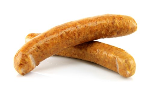 saucisses de montb&eacute;liard sur fond blanc