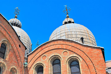 Fototapeta na wymiar cathedral in Venice