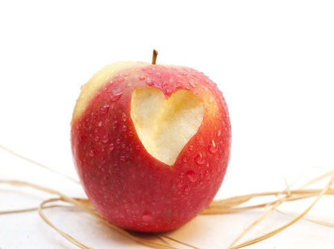 pomme croquée coeur amour