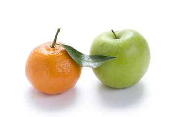 clementine orange and granny smith apple