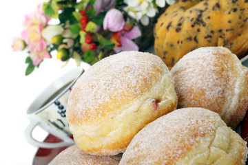 gedeckte Kaffeetafel