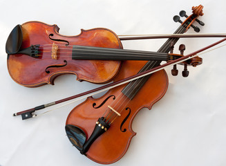 Fototapeta na wymiar Antike Geigen