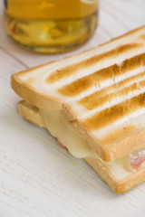 Toast con birra