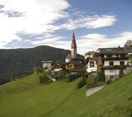 Fototapeta na wymiar Wieś Alpine