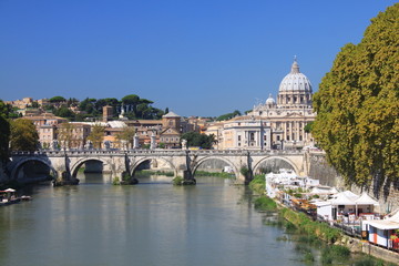 Fototapeta na wymiar Widok z Bazyliki Świętego Piotra w Rzymie