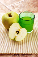 MELE VERDE E SUCCO