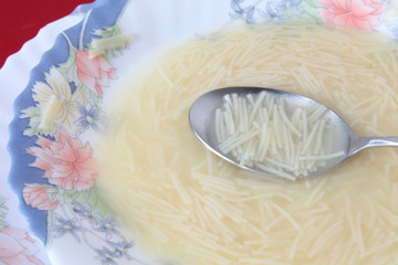 sopa de fideos