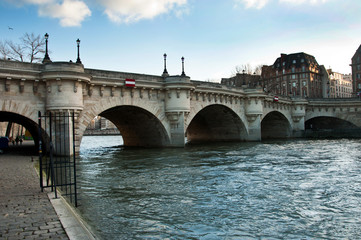 Obraz premium Pont neuf à Paris