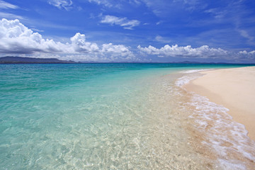 マリンブルーの美しい海