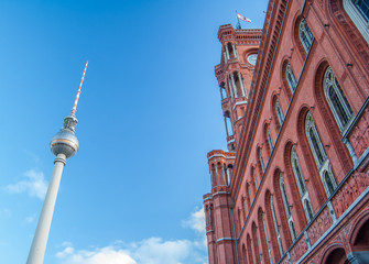 Fototapeta na wymiar Rotes Rathaus & Fernsehturm in Berlin, Germany
