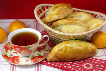 Hot cakes with tea