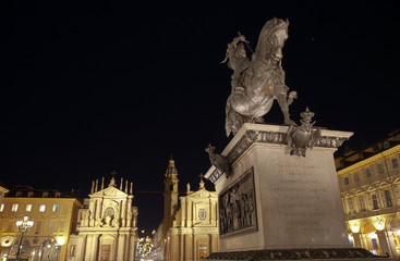 Fototapeta na wymiar Piazza San Carlo w nocy, Turyn