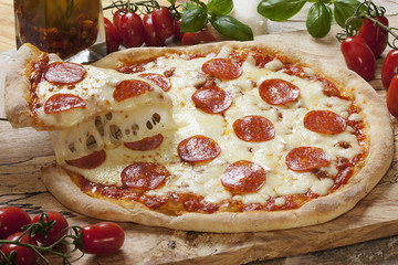 Pizza Salami - 38318844