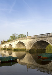 Fototapeta na wymiar Richmond Bridge wiosną