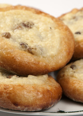 curd tarts with raisins, close-up