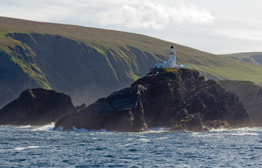 Leuchtturm vor den Shetlandinseln - obrazy, fototapety, plakaty
