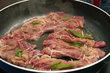 Saltimbocca alla romana in a pan