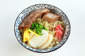 琉球郷土料理の沖縄そば