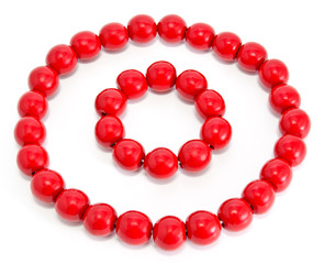 Red wooden beads and bracelet