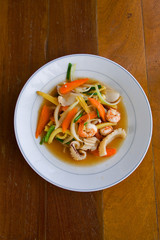 fry vegetables with seafood