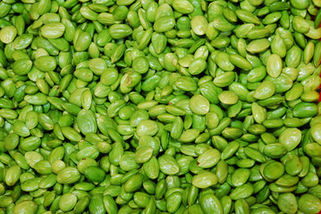 Parkia speciosa at market