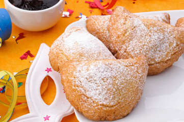 Dolci di carnevale, tortelli con marmellata