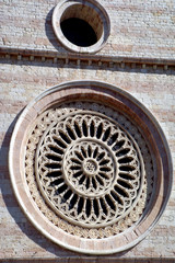 rosone su chiesa