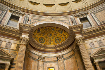 Fototapeta na wymiar Wewnętrzna część kopuły w Panteonie, Rzym, Włochy