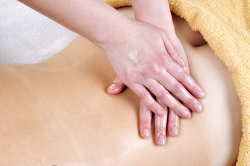 Obraz na płótnie Canvas woman receiving back massage