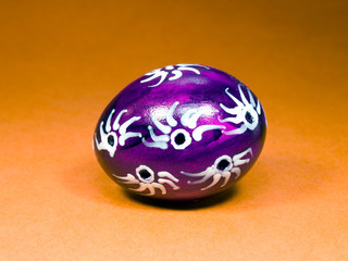 Violet eastern egg painted by wax